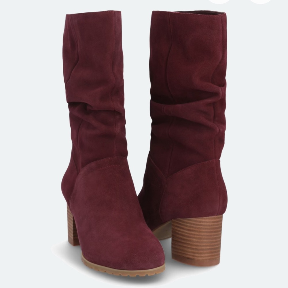 Women’s burgundy size 8 1/2 Slouchy Suede Mid Boots